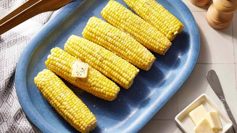 HE. How to Make Delicious Corn on the Cob with Just 2 Simple Ingredients