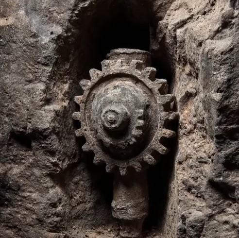 AC. The Antikythera Mechanism: A Computer Lost in Time